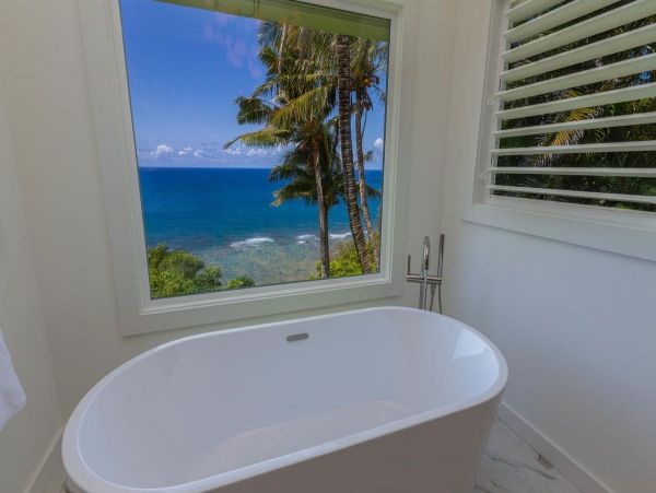 Luxury Vacation Rental with 4 Bedrooms in Princeville