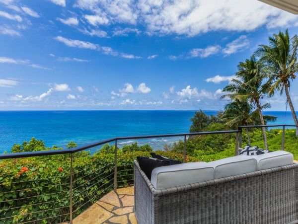 Luxury Vacation Rental with 4 Bedrooms in Princeville