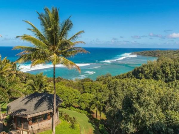 Oceanfront Three Bedroom Kilauea Vacation Rental
