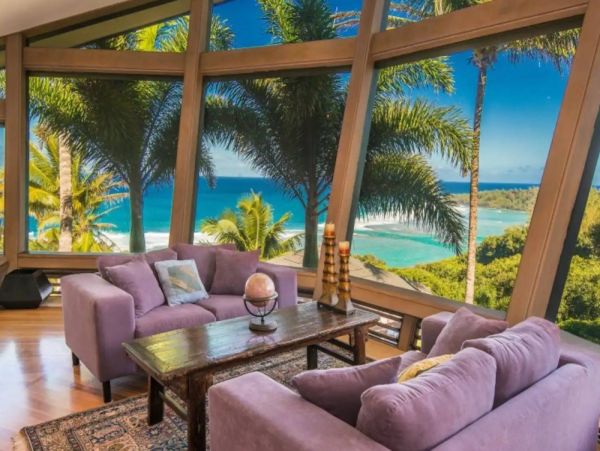 Oceanfront Three Bedroom Kilauea Vacation Rental