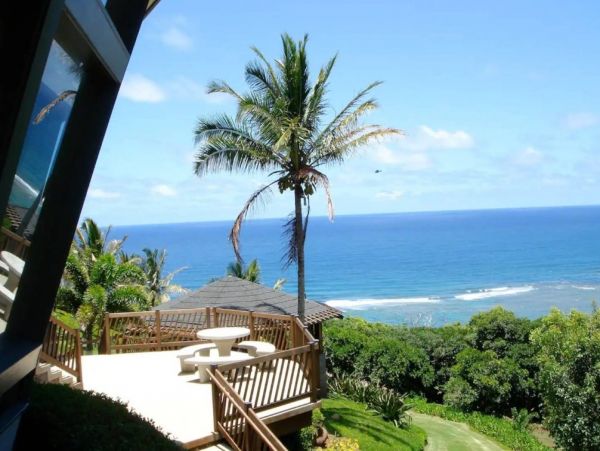 Oceanfront Three Bedroom Kilauea Vacation Rental