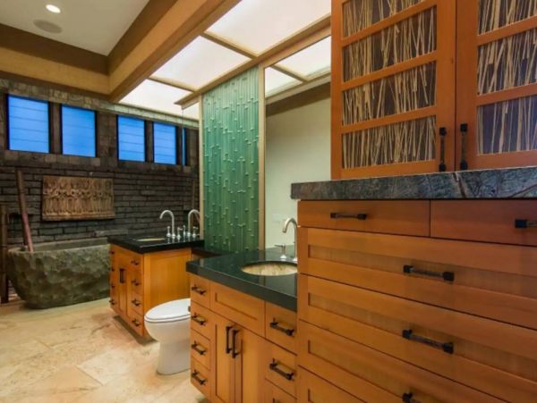 Oceanfront Three Bedroom Kilauea Vacation Rental