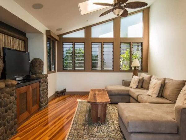 Oceanfront Three Bedroom Kilauea Vacation Rental