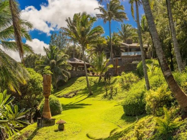 Oceanfront Three Bedroom Kilauea Vacation Rental