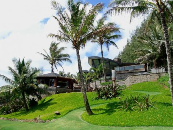 Oceanfront Three Bedroom Kilauea Vacation Rental