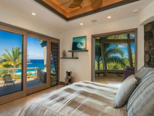 Oceanfront Three Bedroom Kilauea Vacation Rental