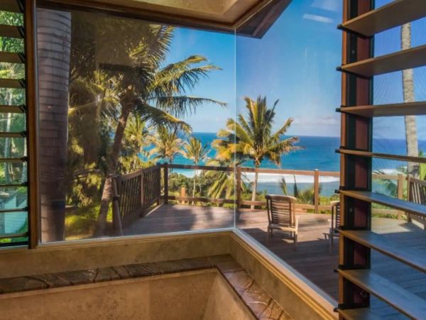 Oceanfront Three Bedroom Kilauea Vacation Rental