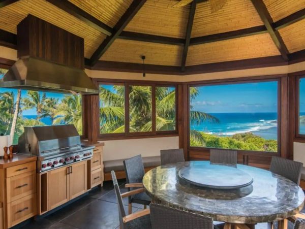 Oceanfront Three Bedroom Kilauea Vacation Rental