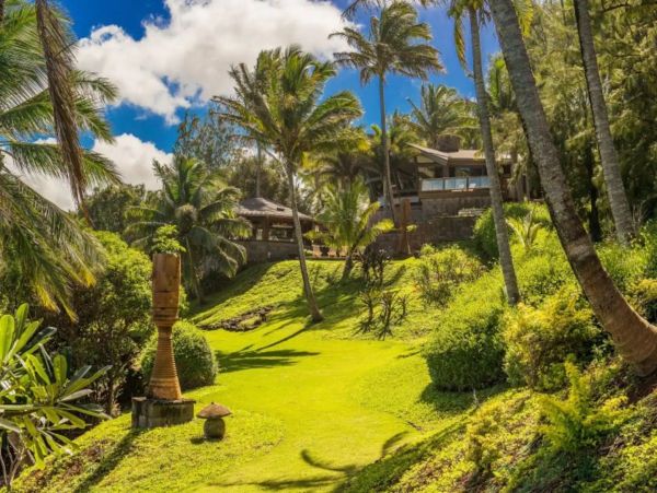 Oceanfront Three Bedroom Kilauea Vacation Rental