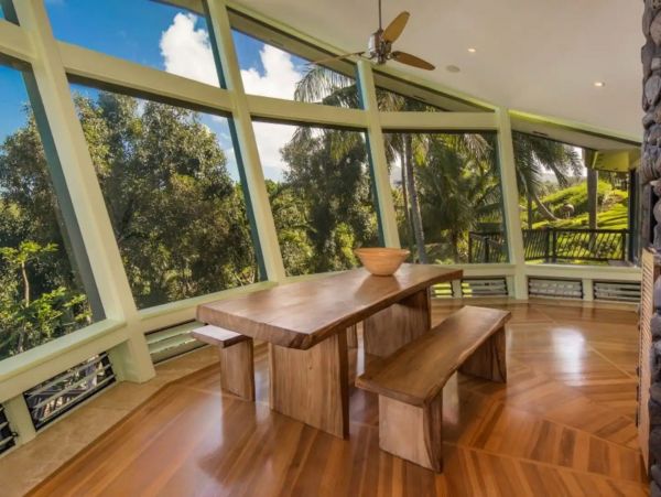 Oceanfront Three Bedroom Kilauea Vacation Rental