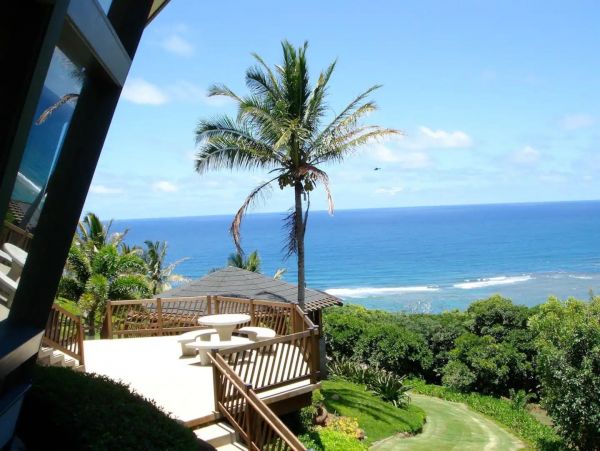 Oceanfront Three Bedroom Kilauea Vacation Rental