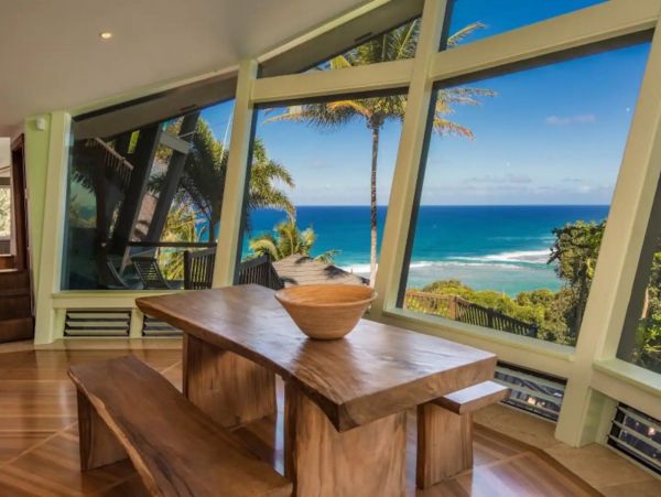 Oceanfront Three Bedroom Kilauea Vacation Rental