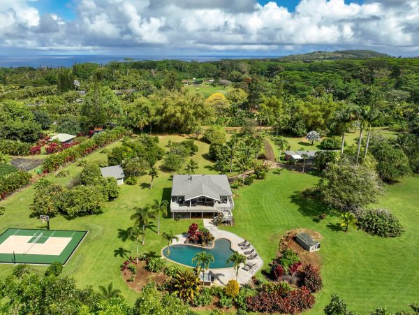 Luxurious Kauai Retreat - Six Bedroom Vacation Pool Home