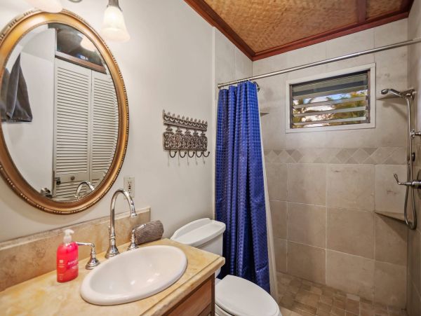Luxurious Kauai Retreat - Six Bedroom Vacation Pool Home