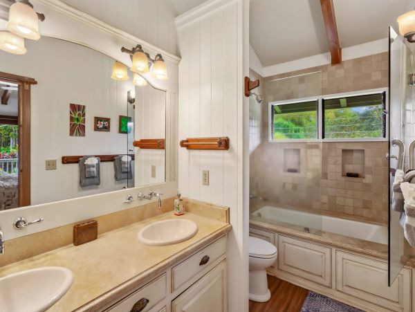 Luxurious Kauai Retreat - Six Bedroom Vacation Pool Home