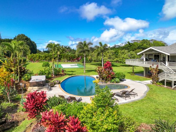 Luxurious Kauai Retreat - Six Bedroom Vacation Pool Home