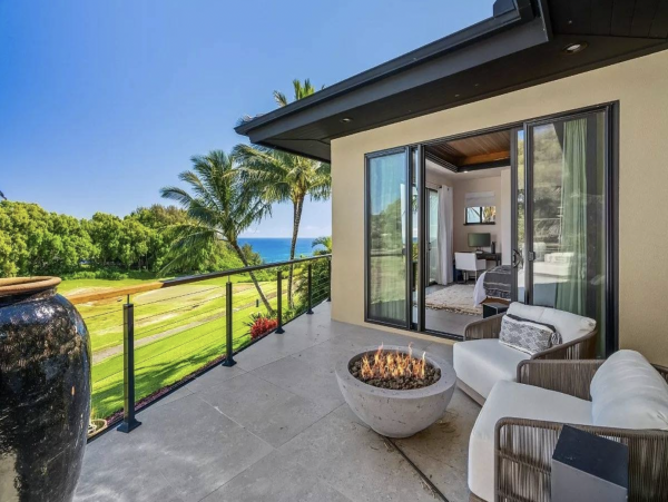 Magnificent Interior, Pool & Views of the Pacific Ocean