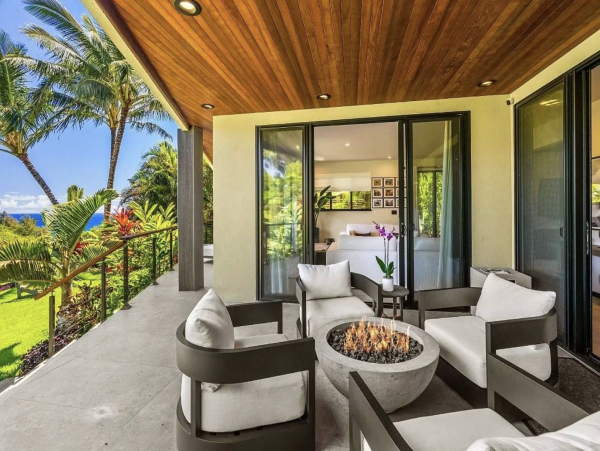 Magnificent Interior, Pool & Views of the Pacific Ocean