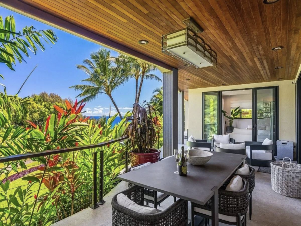 Magnificent Interior, Pool & Views of the Pacific Ocean