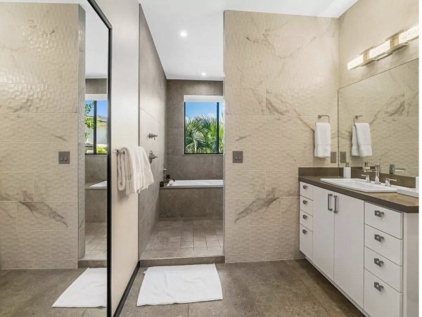 Magnificent Interior, Pool & Views of the Pacific Ocean