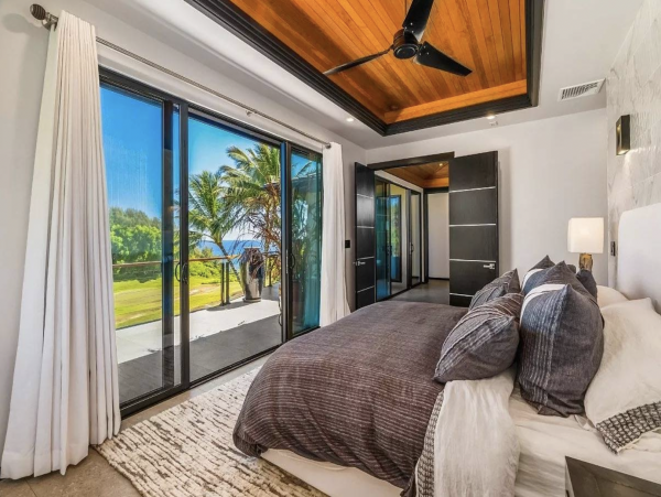 Magnificent Interior, Pool & Views of the Pacific Ocean