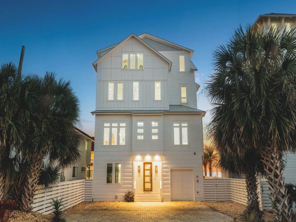 Eight Bedroom Gulf Front Vacation Rental in Panama City Beach