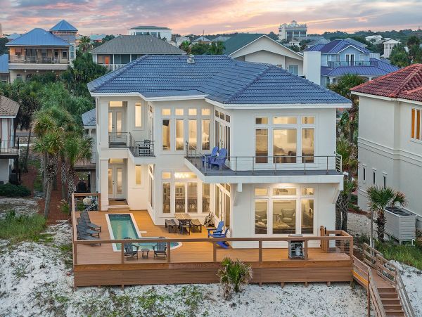 Beach Front Vacation Home Seven Bedroom