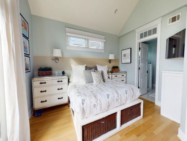 Coronado Vacation Home Four Bedroom Walk to Beach