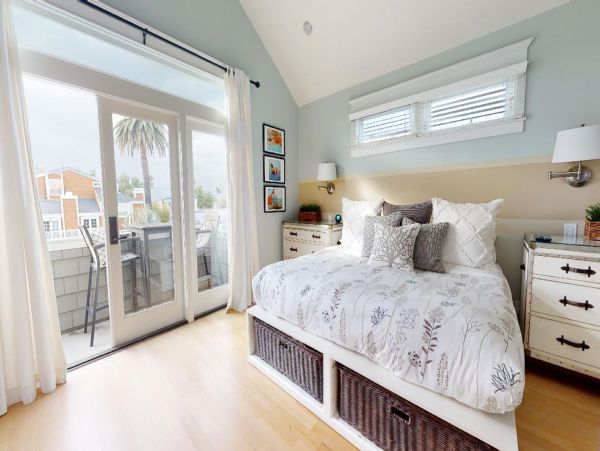Coronado Vacation Home Four Bedroom Walk to Beach