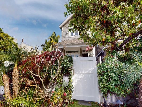 Coronado Vacation Home Four Bedroom Walk to Beach