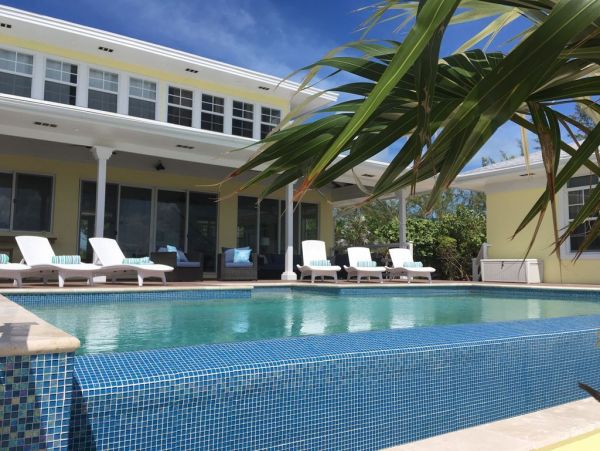 Beautiful Beach House on Little Exuma with Private Beach