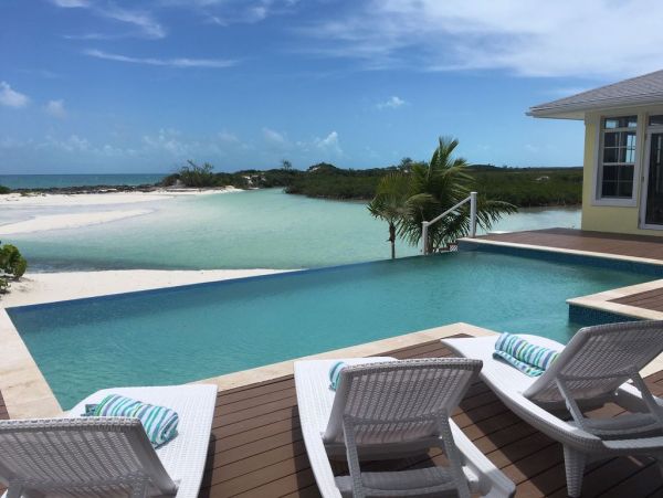 Beautiful Beach House on Little Exuma with Private Beach