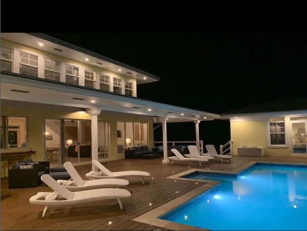 Beautiful Beach House on Little Exuma with Private Beach