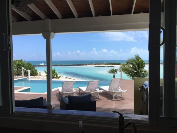 Beautiful Beach House on Little Exuma with Private Beach