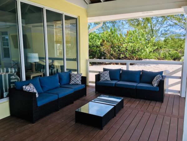 Beautiful Beach House on Little Exuma with Private Beach