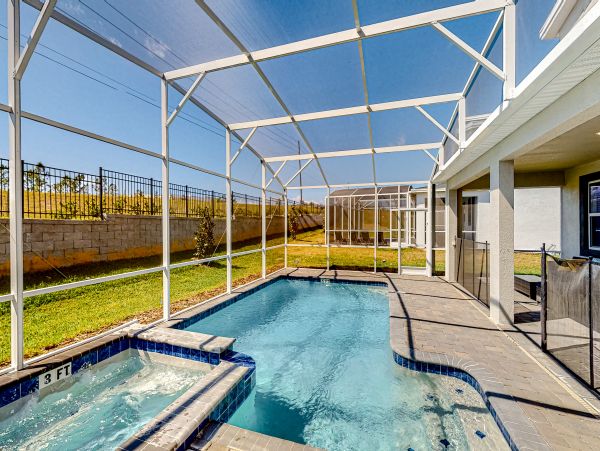 10 BEDROOM PRIVATE POOL HOME WITH RESORT AMENITIES