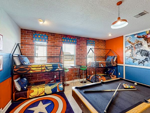 10 BEDROOM PRIVATE POOL HOME WITH RESORT AMENITIES