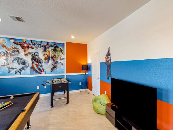 10 BEDROOM PRIVATE POOL HOME WITH RESORT AMENITIES