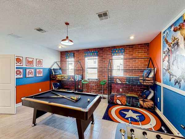 10 BEDROOM PRIVATE POOL HOME WITH RESORT AMENITIES