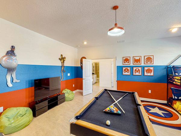 10 BEDROOM PRIVATE POOL HOME WITH RESORT AMENITIES