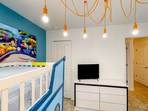 10 BEDROOM PRIVATE POOL HOME WITH RESORT AMENITIES