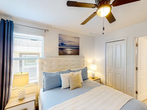 10 BEDROOM PRIVATE POOL HOME WITH RESORT AMENITIES