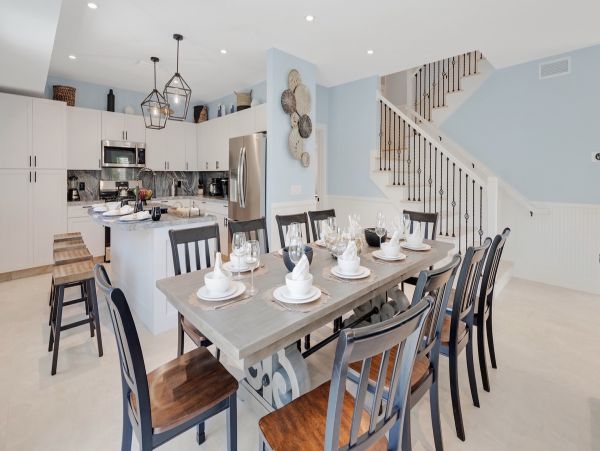 Beautiful Vacation Home with 5 Bedrooms & Private Pool