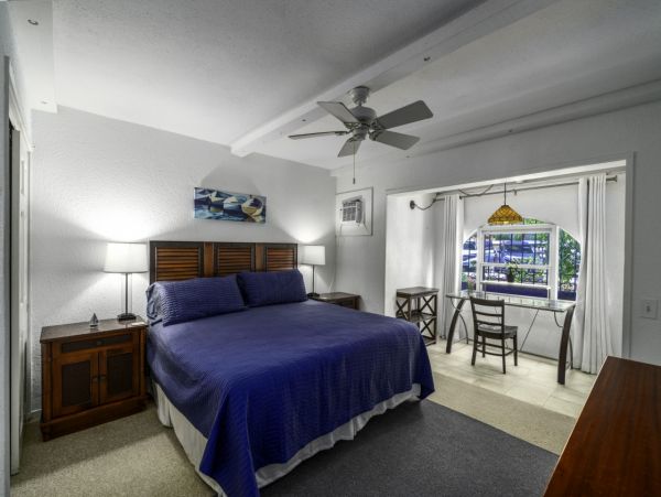 St. Thomas Vacation Condo Two Bedroom Walk to Beach