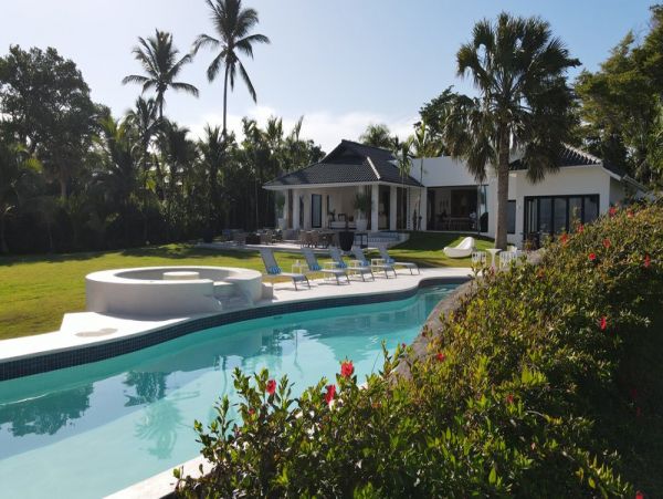 Exclusive Luxury Vacation Villa with 7 Suite Bedrooms