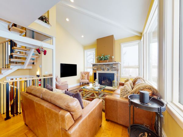 Spacious 6 Bedroom Vacation Condo in Vail