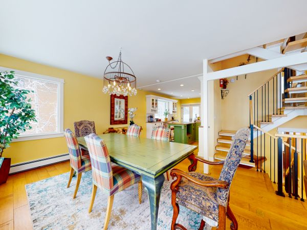 Spacious 6 Bedroom Vacation Condo in Vail
