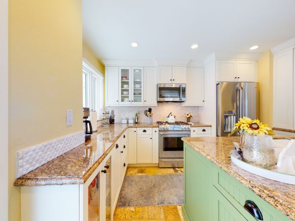 Spacious 6 Bedroom Vacation Condo in Vail