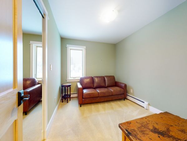 Spacious 6 Bedroom Vacation Condo in Vail