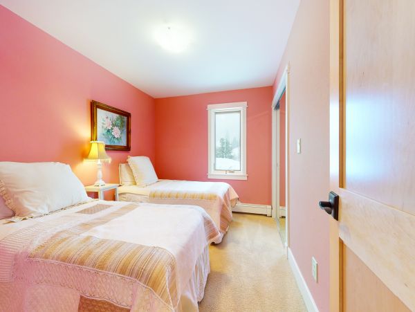Spacious 6 Bedroom Vacation Condo in Vail